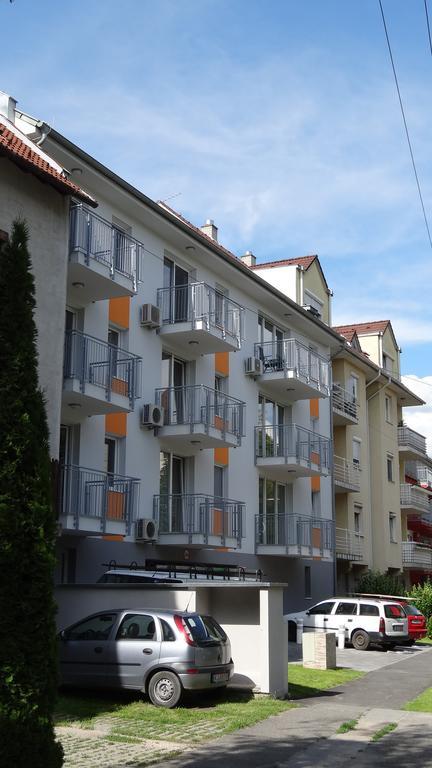 Sweet Home Apartment Gyor Exterior photo
